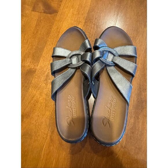 Woman’s Skechers Luxe foam sandals size 7 - Picture 2 of 5